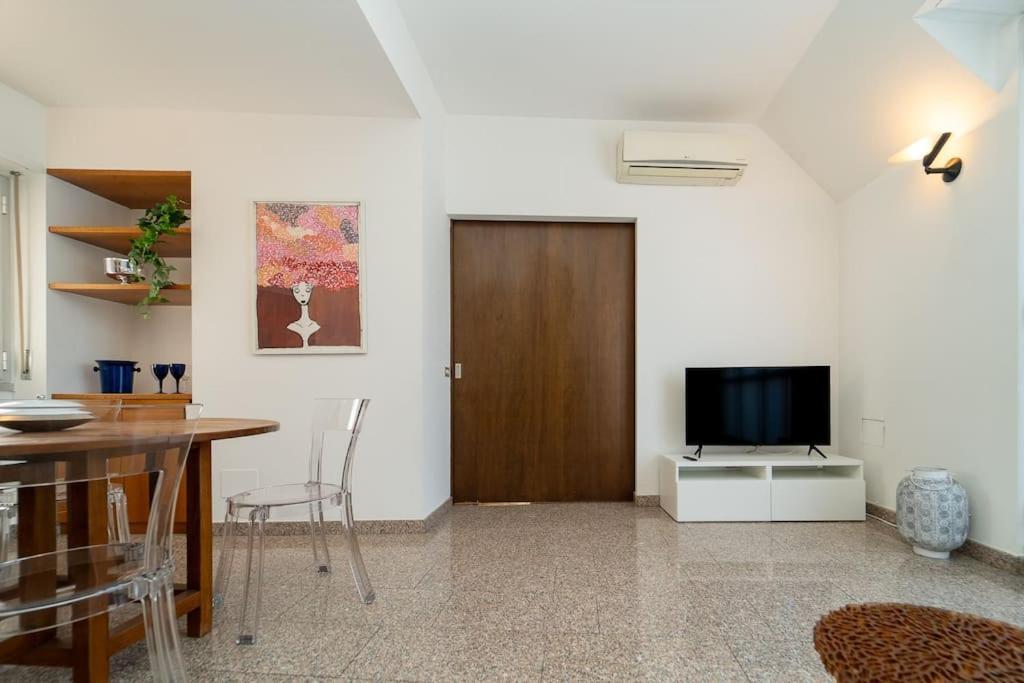 5 Giornate Apt Con Terrazzo E Garage Privato Appartamento Milano